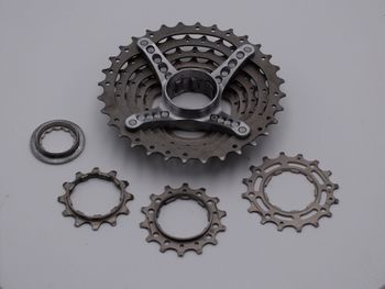 Used Shimano XTR CS-M950 Cassette 8-speed 12-32 bike — image 2 of 5