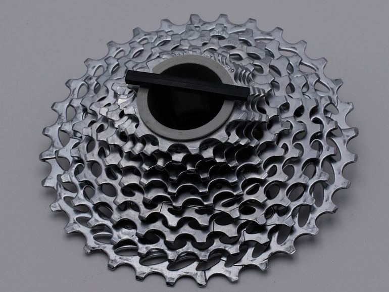 Used Sram Rival 1 22 Kassette 11-fach PG-1130 11-32 Zähne bike — image 1 of 4