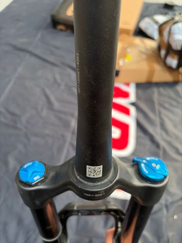 Used Fox 36 Performance 170mm bike — image 6 of 7