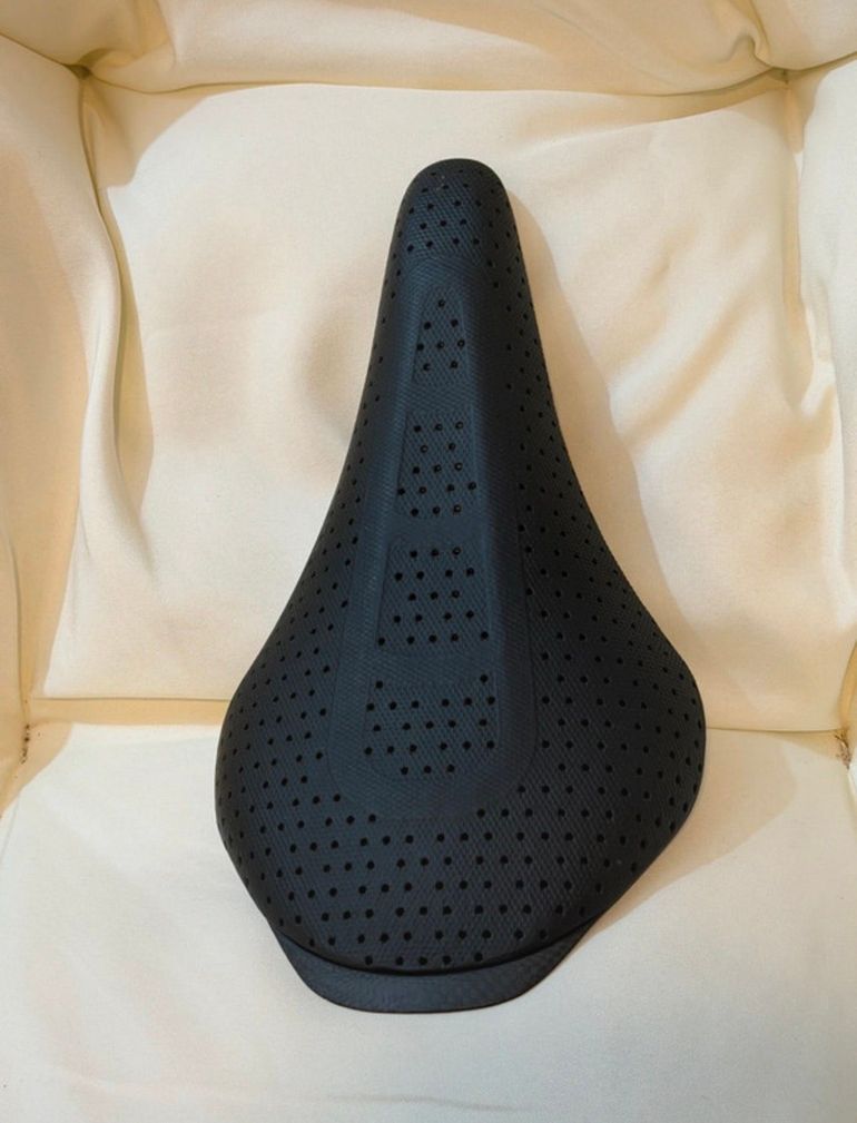 Used No brand Carbon Saddle 180g 2026 bike — image 11 of 11