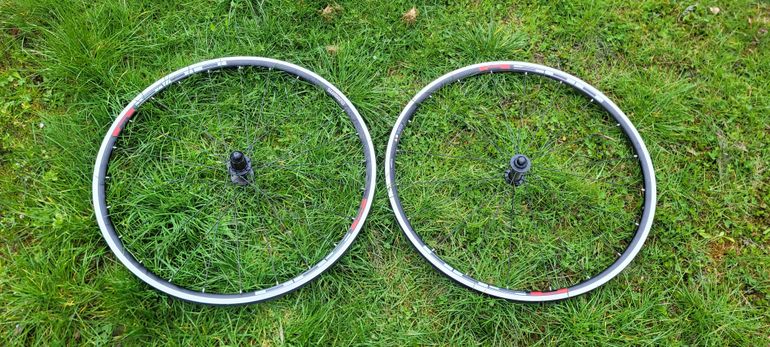 Used Shimano Jantes 622 x 15c bike — image 1 of 4