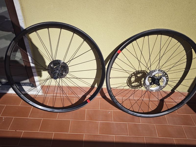 Używany Fulcrum Speed 25 DB 2023 bike — zdjęcie 1 z 7