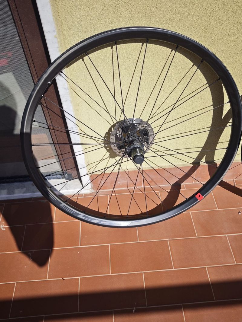 Używany Fulcrum Speed 25 DB 2023 bike — zdjęcie 3 z 7