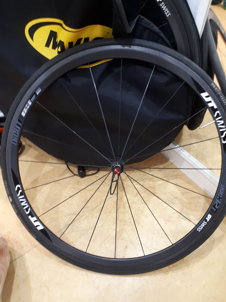 Used Dt Swiss RRC 32 T 2016 bike — image 1 of 2