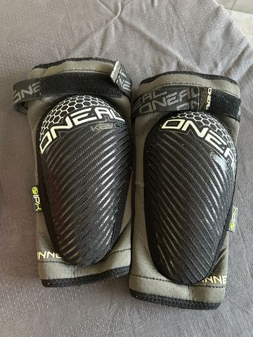 Tweedehands O‘neal Flow Elbow Guard bike — afbeelding 1 van 3
