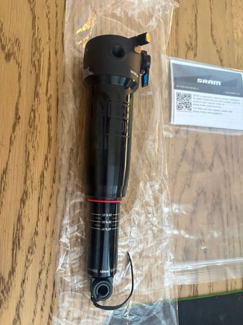 RockShox, Deluxe Select+