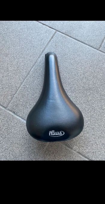 Used Selle Italia junior 2010 bike