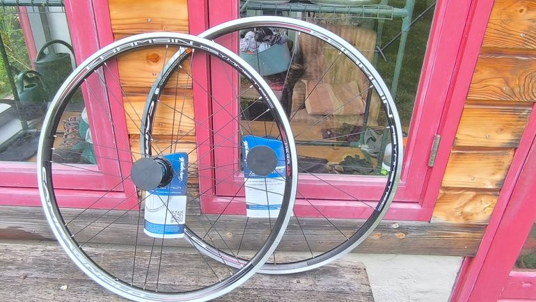 Used Campagnolo Khamsin Asymmetric G3 Wheelset 2017 bike — image 1 of 10