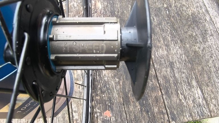 Used Campagnolo Khamsin Asymmetric G3 Wheelset 2017 bike — image 6 of 10