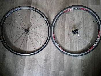 Shimano, Roadbike wheels including 105 cassette