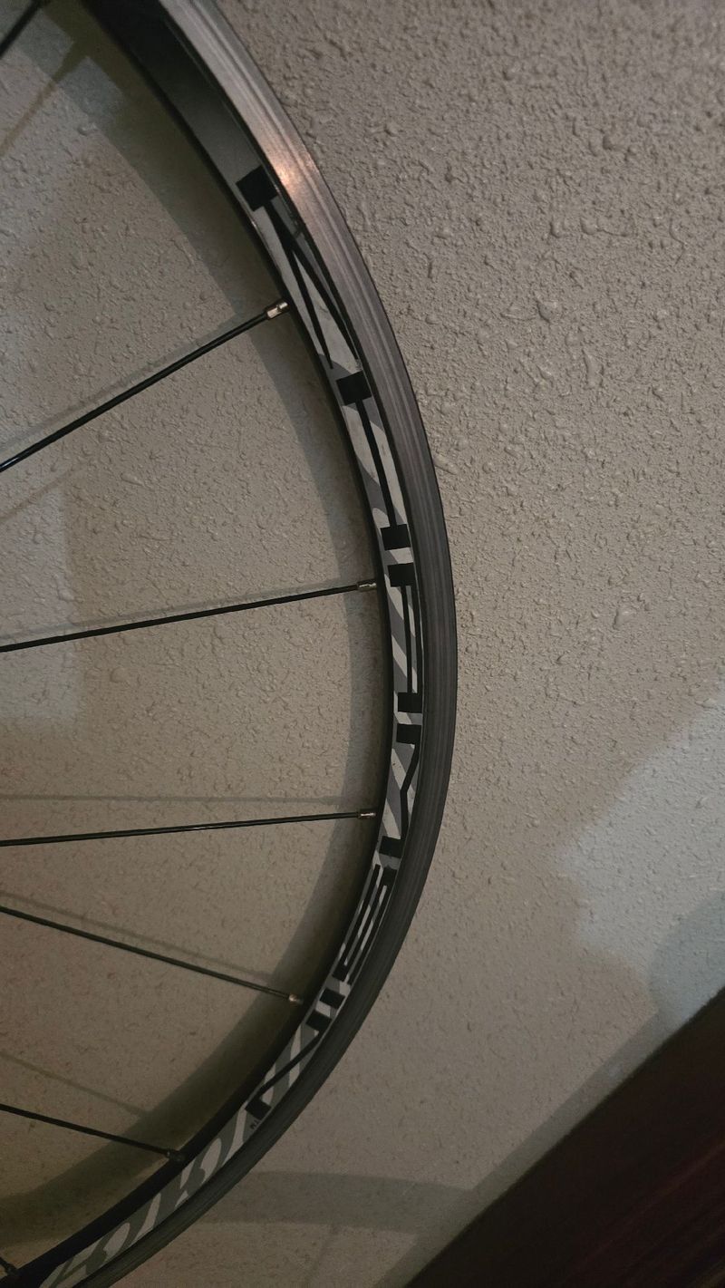 Used Campagnolo Khamsin Wheels bike — image 4 of 8