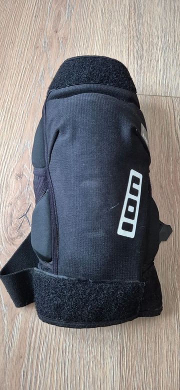 Used Ion K-PACT Knee Pads Cycling Clothing