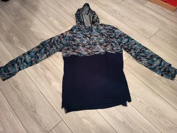Under Armour, 1/4 zip coupe vent capuche sport