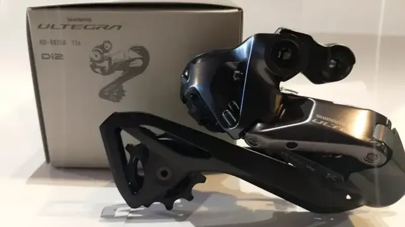 Shimano Ultegra RD-8150 Di2x12v 12 velocidades Drivetrain & Pedals de segunda mano