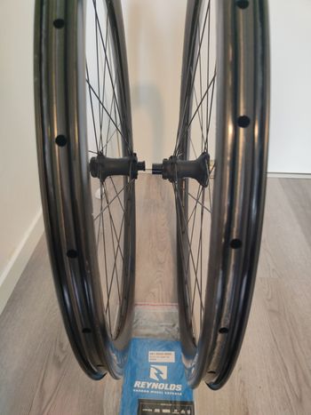 Reynolds Black Label 46 Expert DB Carbon Wheels 1430 gr bike d'occasion — image 16 sur 16