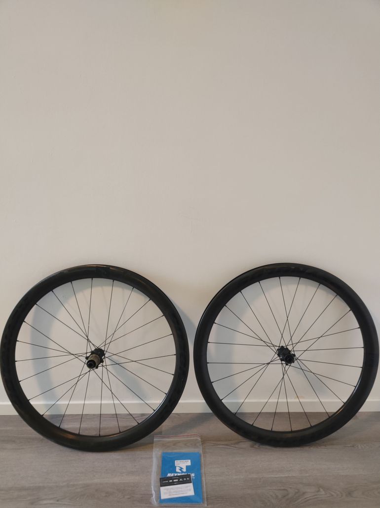Reynolds Black Label 46 Expert DB Carbon Wheels 1430 gr bike d'occasion — image 1 sur 16