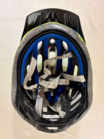 Tweedehands Specialized Youth Flash Helmet bike — afbeelding 2 van 4