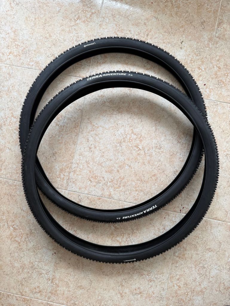 Used Continental Terra Adventure Gravel Tires 45 mm bike — image 1 of 4