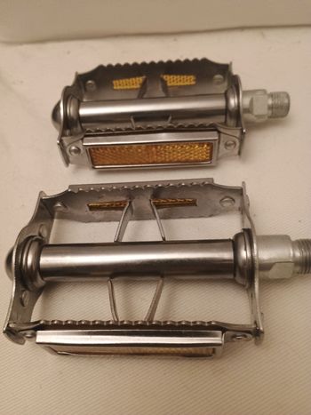 Sealyxili, Flat Pedals