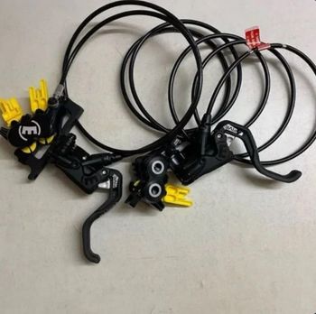 Magura, MT5 4 Pistones