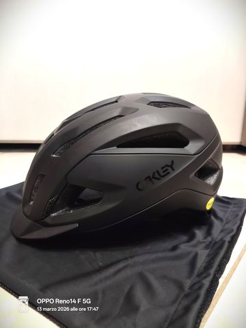 Brugt Oakley ARO3 Mips Helmet Size L bike — billede 6 af 11