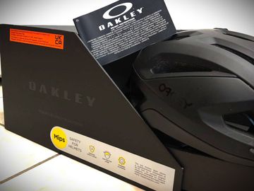 Brugt Oakley ARO3 Mips Helmet Size L bike — billede 2 af 11