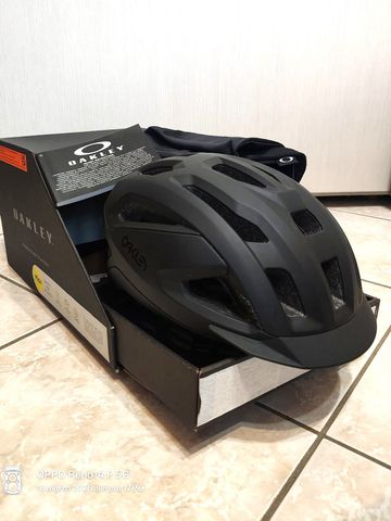 Oakley ARO3 Mips Helmet Size L Cycling Accessories d'occasion