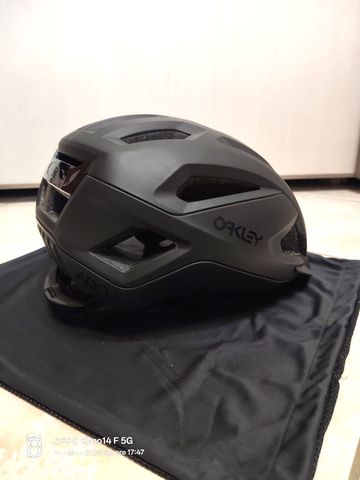 Brugt Oakley ARO3 Mips Helmet Size L bike — billede 3 af 11