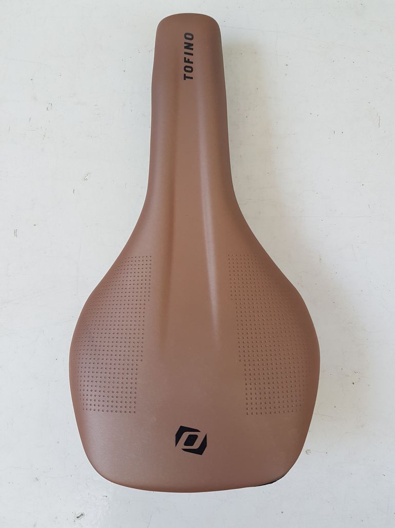 Used ROYAL, TOFINO, DECATHLON,FABRIC Lot de 4 selles de vélo de route, vente séparéee possible - ROYAL, TOFINO, DECATHLON ErgoFitSystem, Fabric bike — image 2 of 13