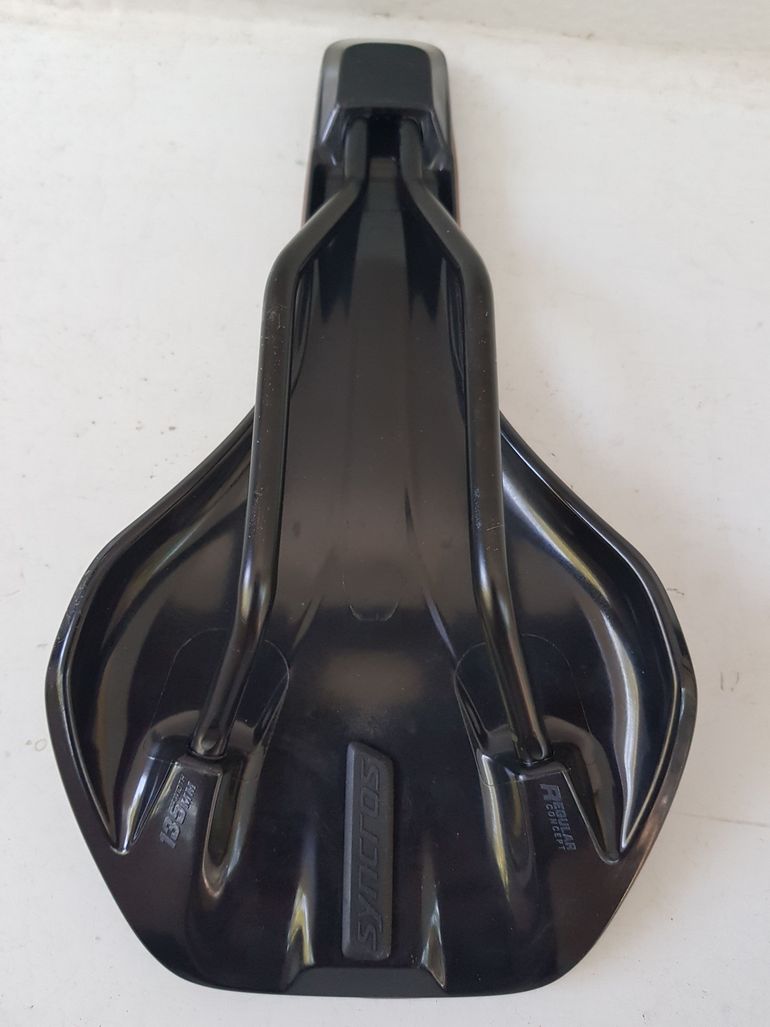 Used ROYAL, TOFINO, DECATHLON,FABRIC Lot de 4 selles de vélo de route, vente séparéee possible - ROYAL, TOFINO, DECATHLON ErgoFitSystem, Fabric bike — image 10 of 13