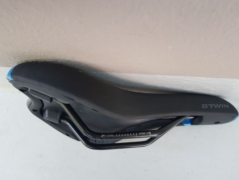 Used ROYAL, TOFINO, DECATHLON,FABRIC Lot de 4 selles de vélo de route, vente séparéee possible - ROYAL, TOFINO, DECATHLON ErgoFitSystem, Fabric bike — image 11 of 13