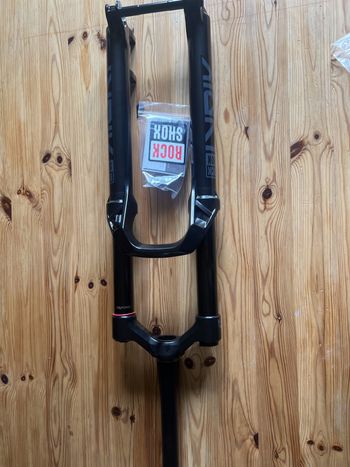 Used RockShox Lyrik Base 29" 160mm 15*110mm Tapered Black bike — image 6 of 8