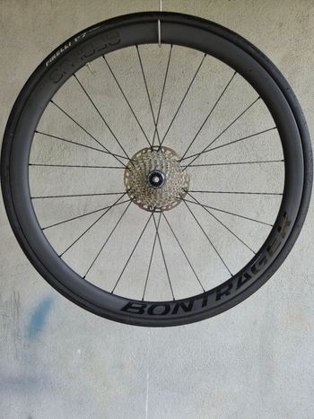 Used Bontrager Aeolus Elite 35mm C 21 2024 bike — image 2 of 2