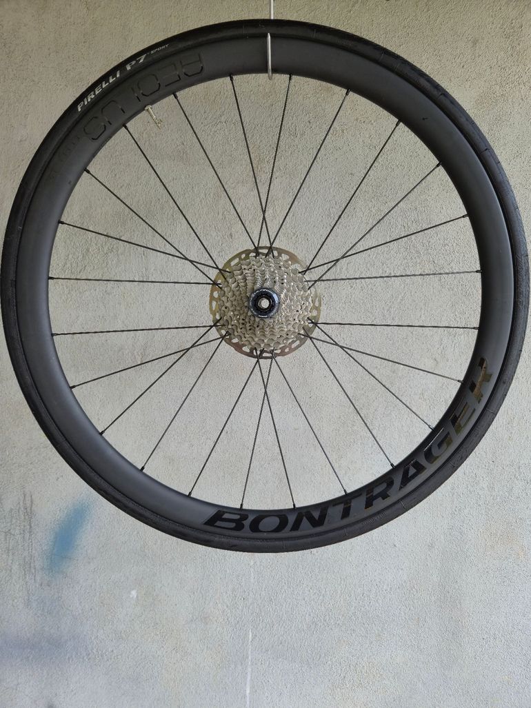 Used Bontrager Aeolus Elite 35mm C 21 2024 bike — image 2 of 2
