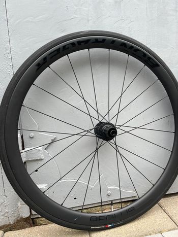 Used Bontrager Aeolus Elite 35 TLR Disc Road Carbon Wheels bike — image 3 of 5