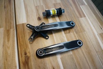 Truvativ, Howitzer Ruktion Crankset