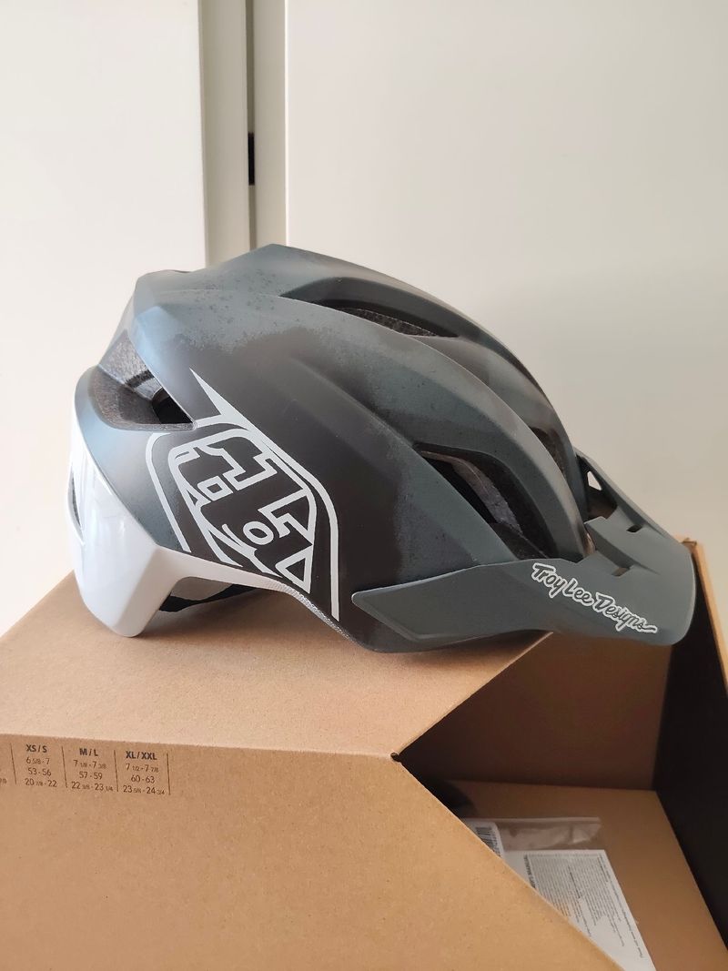 Troy Lee Designs Flowline SE 2026 bike d'occasion — image 2 sur 12