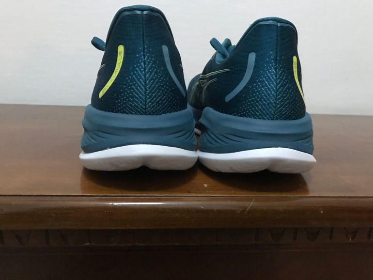Used Asics Cumulus 26 bike — image 8 of 13