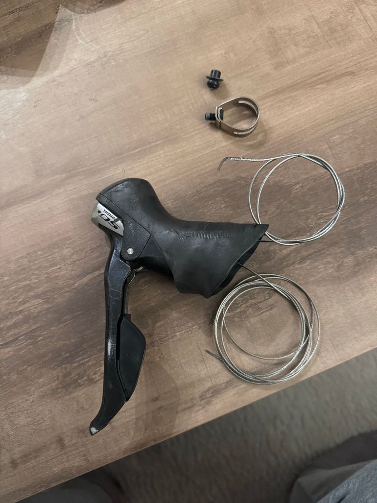 Used Shimano 105 ST-5800 11-speed Shifters bike — image 1 of 4