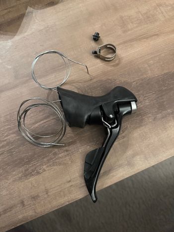 Used Shimano 105 ST-5800 11-speed Shifters bike — image 2 of 4