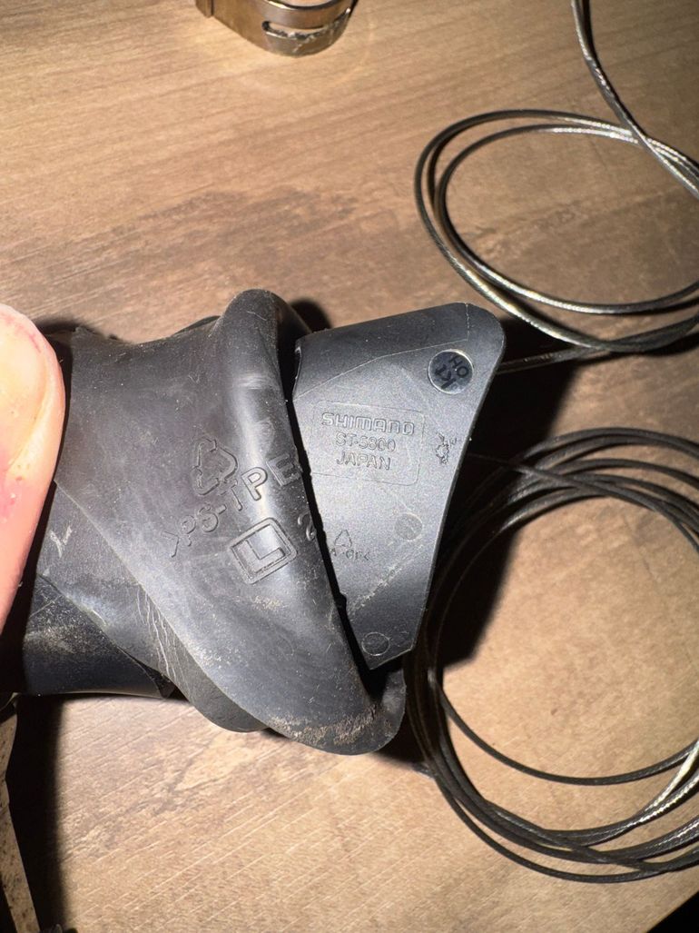 Used Shimano 105 ST-5800 11-speed Shifters bike — image 4 of 4