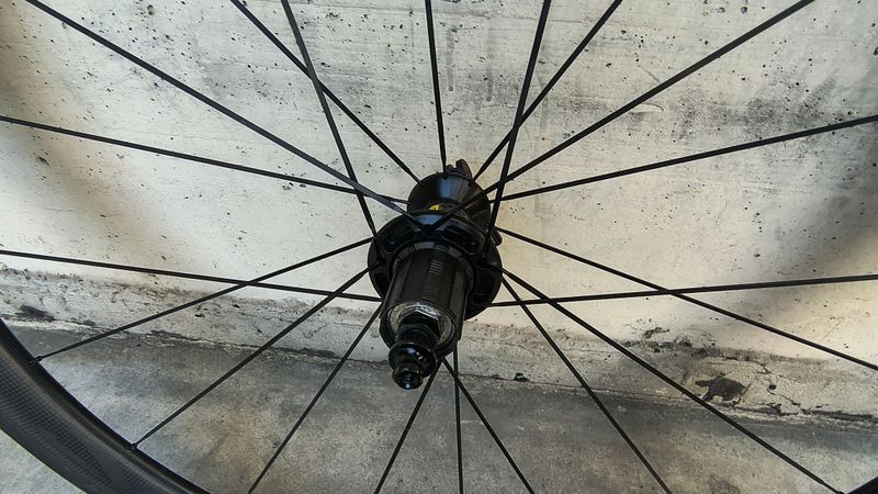 Used Mavic COSMIC CARBONE 40 2022 bike — image 14 of 23