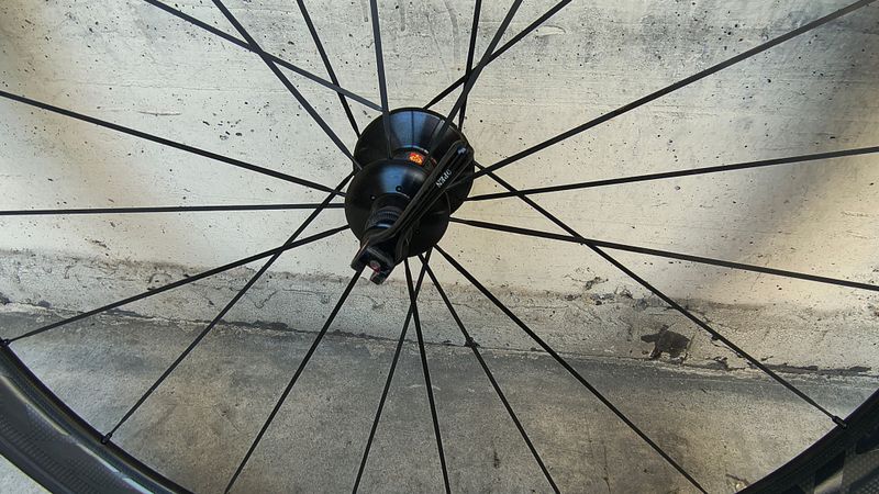 Used Mavic COSMIC CARBONE 40 2022 bike — image 16 of 23