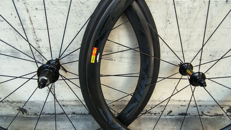 Used Mavic COSMIC CARBONE 40 2022 bike — image 8 of 23