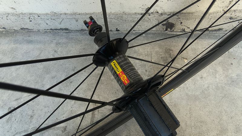 Used Mavic COSMIC CARBONE 40 2022 bike — image 15 of 23