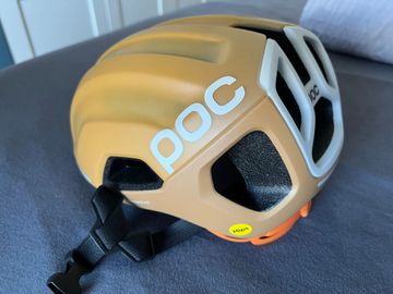 Used POC Ventral MIPS Helmet 2025 bike — image 3 of 9