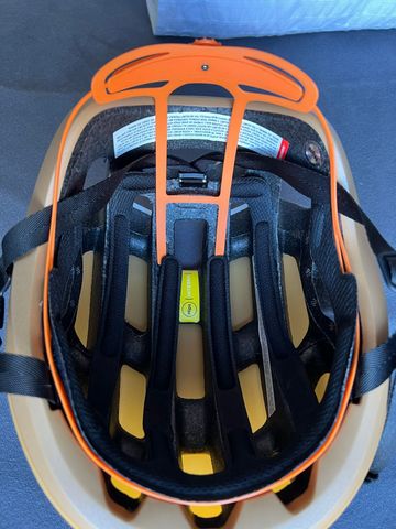 Used POC Ventral MIPS Helmet 2025 bike — image 7 of 9