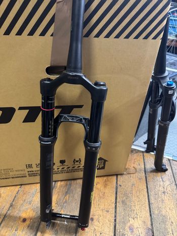 Used RockShox Rock shox sid select+ 2025 bike — image 9 of 9
