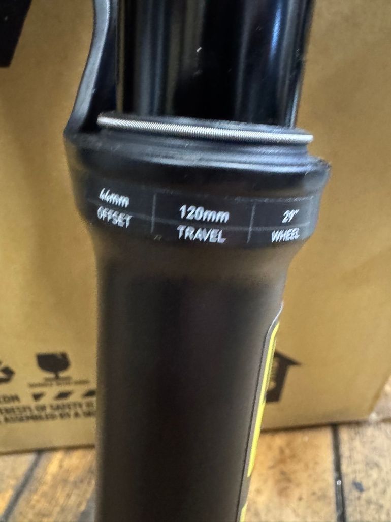 Used RockShox Rock shox sid select+ 2025 bike — image 7 of 9