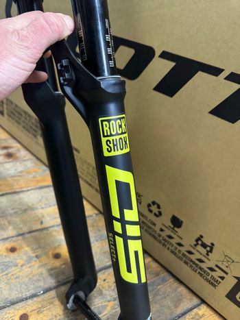 Used RockShox Rock shox sid select+ 2025 bike — image 5 of 9